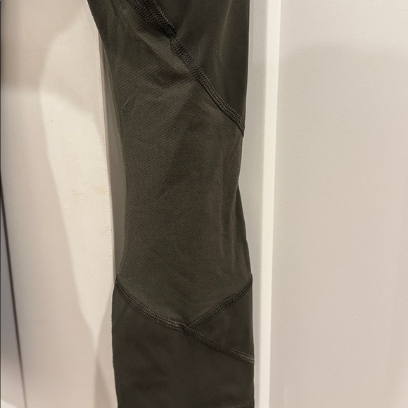 Lululemon Pace Rival 22" Crop Leggings, Grey Sage Green, Size 6 - Picture 7 of 10